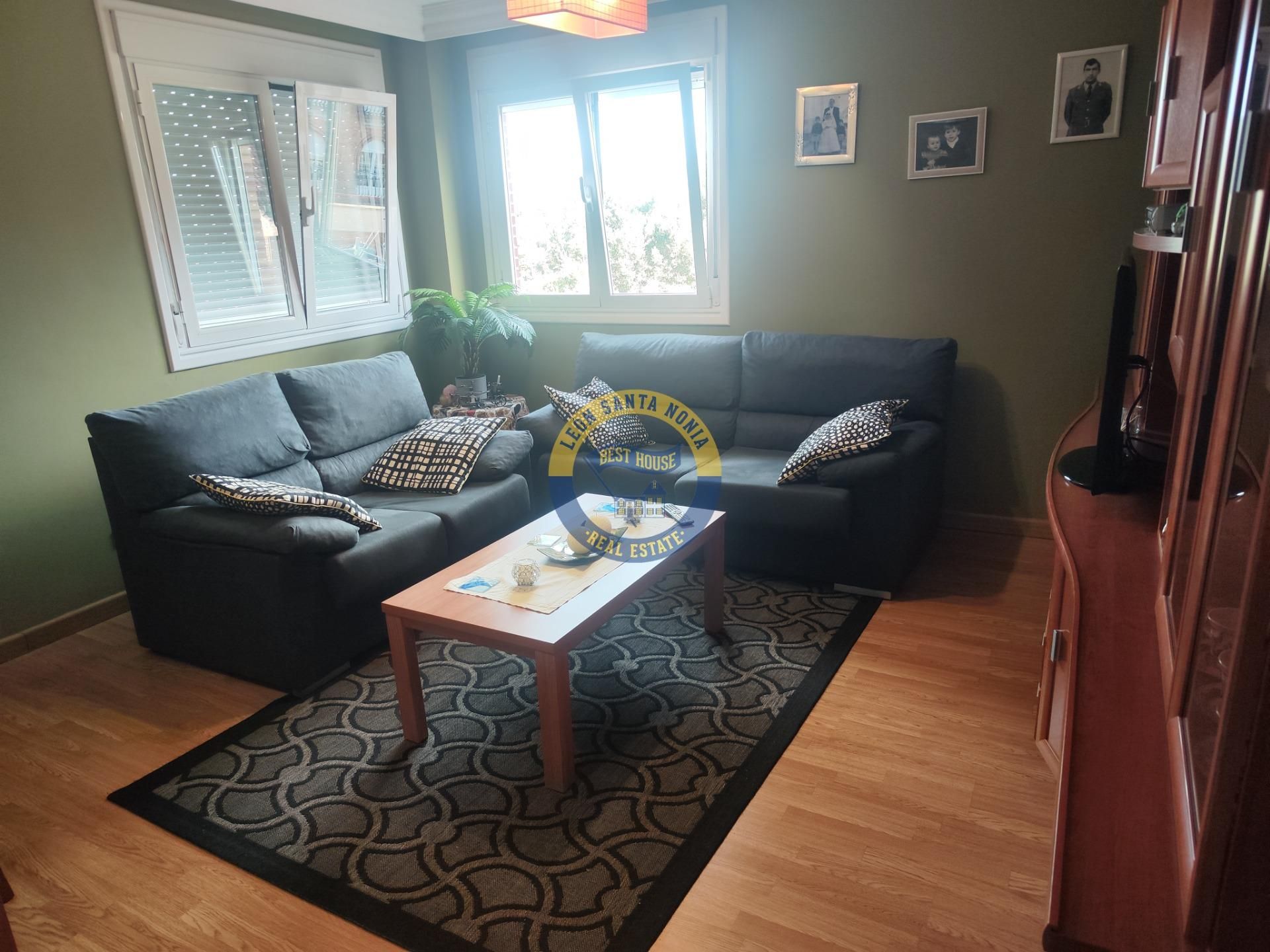 Sala d'estar de Apartament en venda en San Andrés del Rabanedo amb Calefacció i Traster