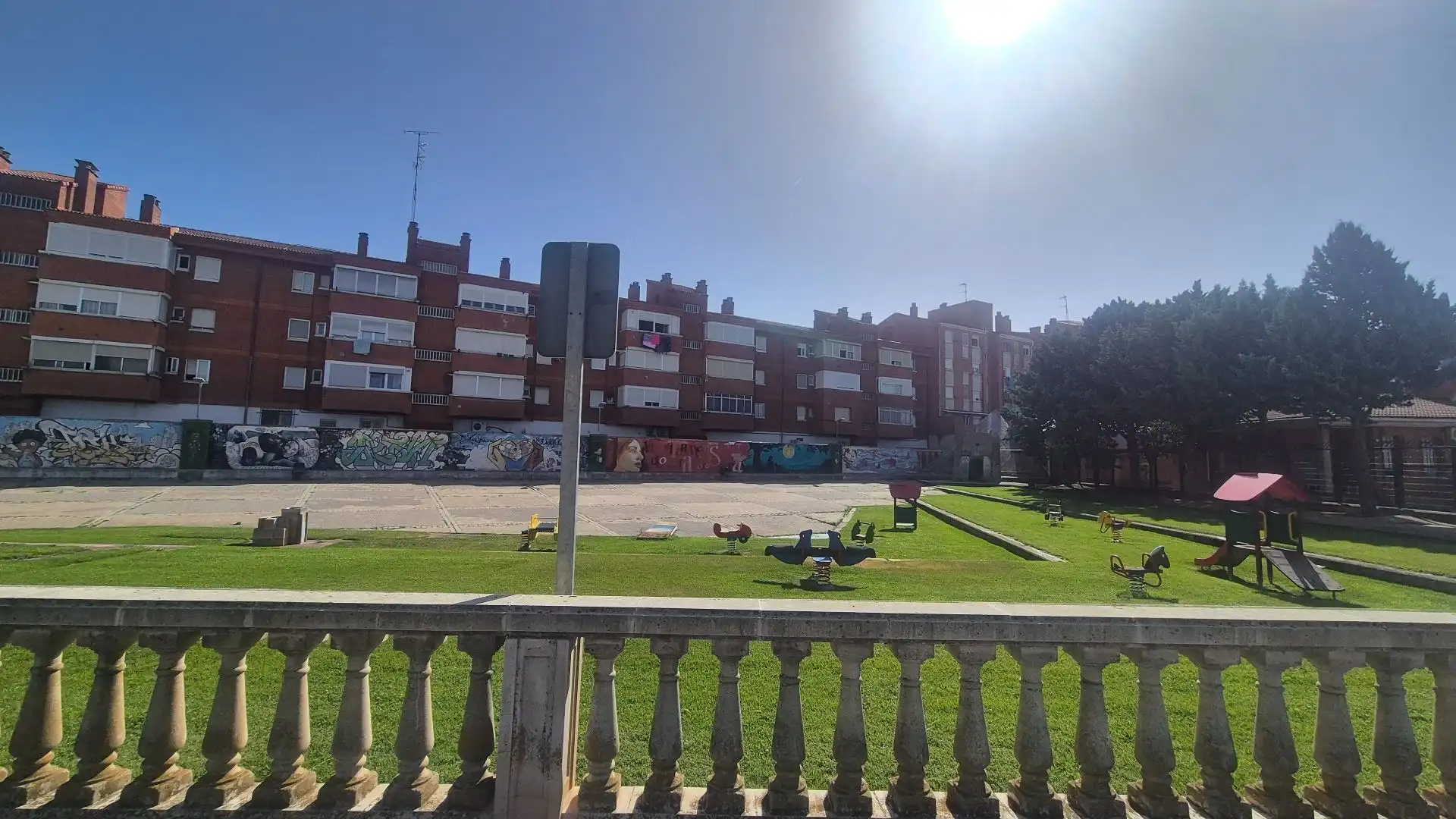 Vista exterior de Pis en venda en Laguna de Duero amb Calefacció i Traster