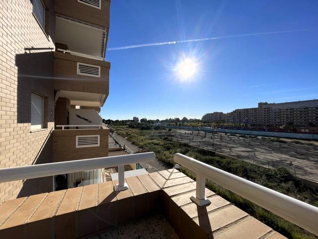 Apartamento en Venta en Avenida CENTRAL, 52 en Jardines del Mar