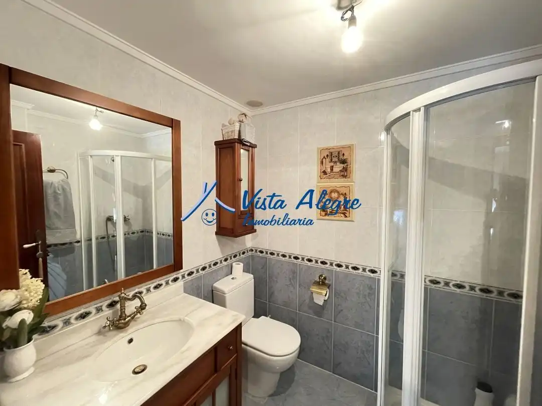 Baño de Piso de alquiler en Haro con Calefacción, Terraza y Trastero