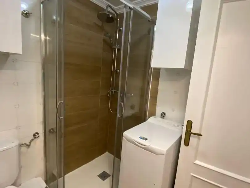 Bathroom of Study for rent in Madrid  with Furnished and Balcony