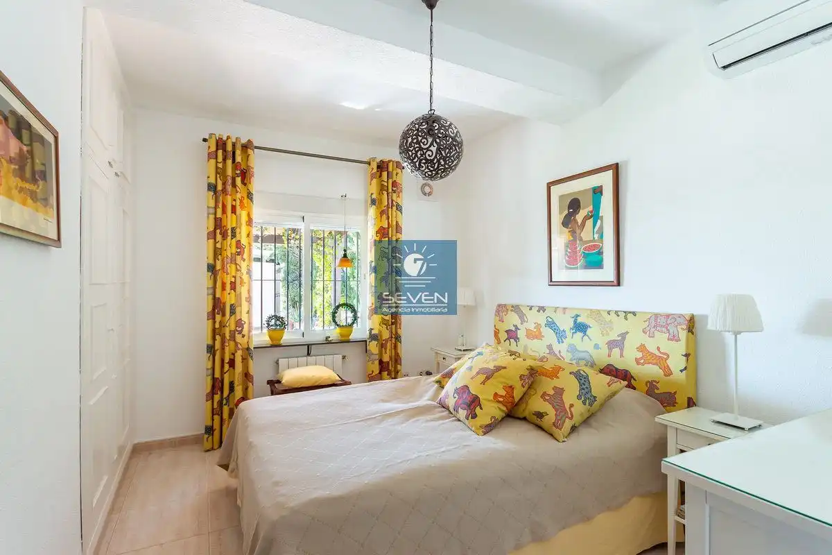 Bedroom of Houses for rent in Almuñécar  with Air Conditioner, Heating and Private garden
