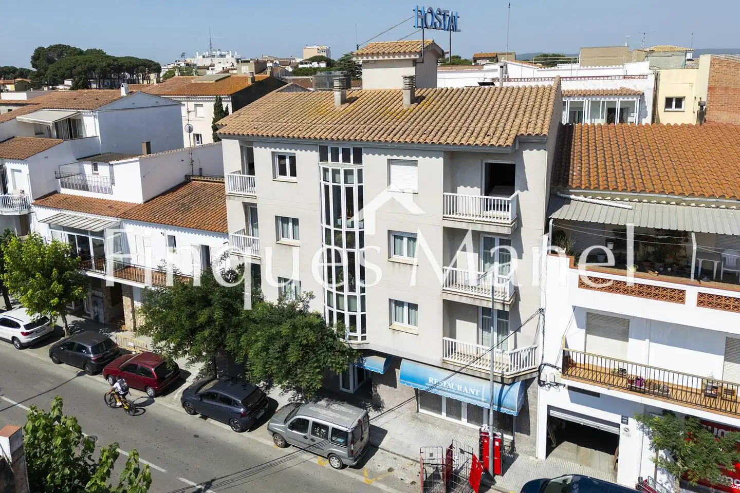 Vista exterior de Edificio en venta en L'Escala
