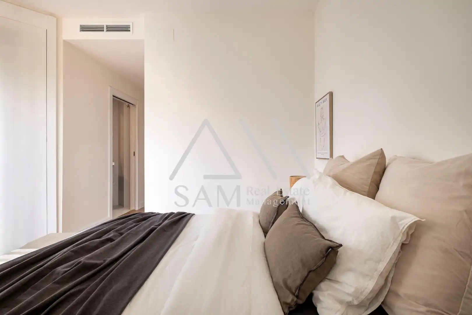 Habitación de Piso en venta en Barcelona con Calefacción, Terraza y Balcón