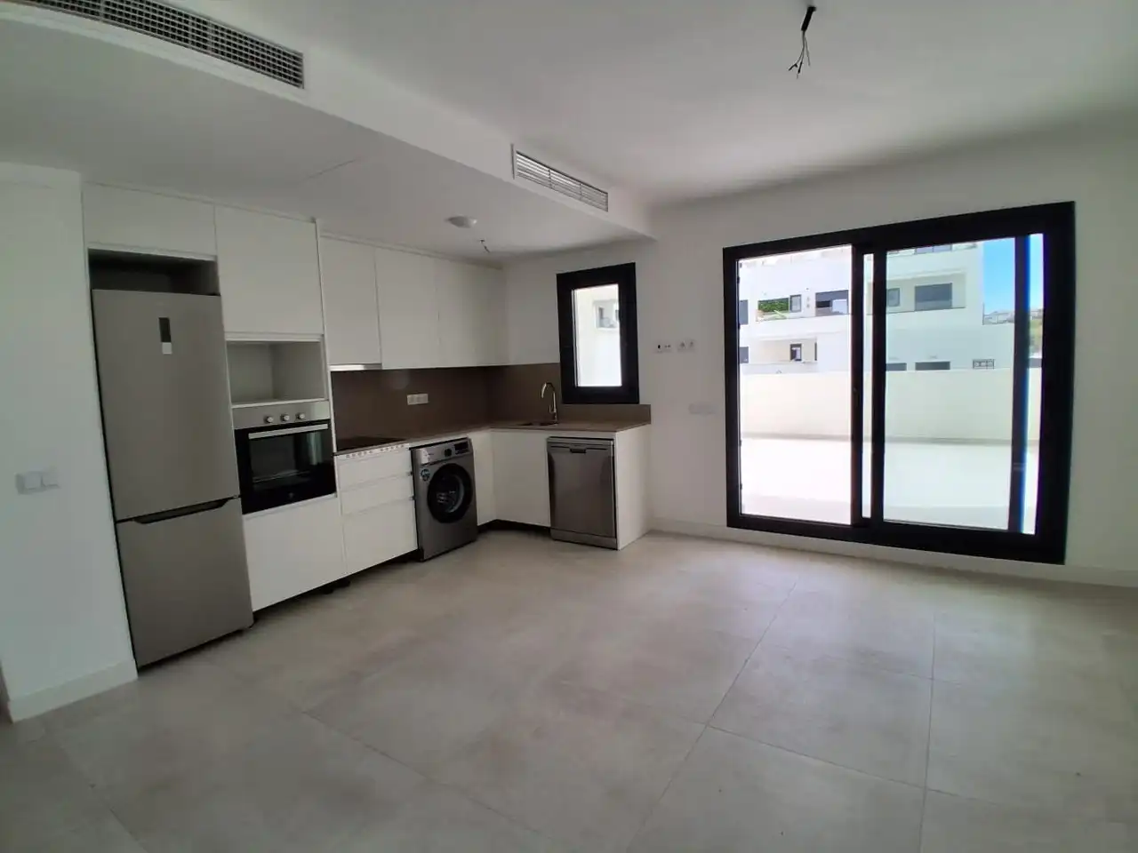Flat with lift to rent in INDONESIA, imagen 4