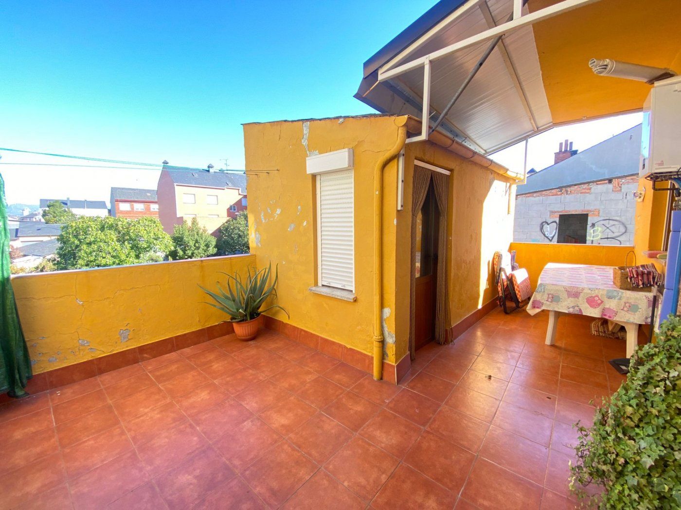 Exterior view of House or chalet for sale in Ponferrada  with Heating, Terrace and Storage room