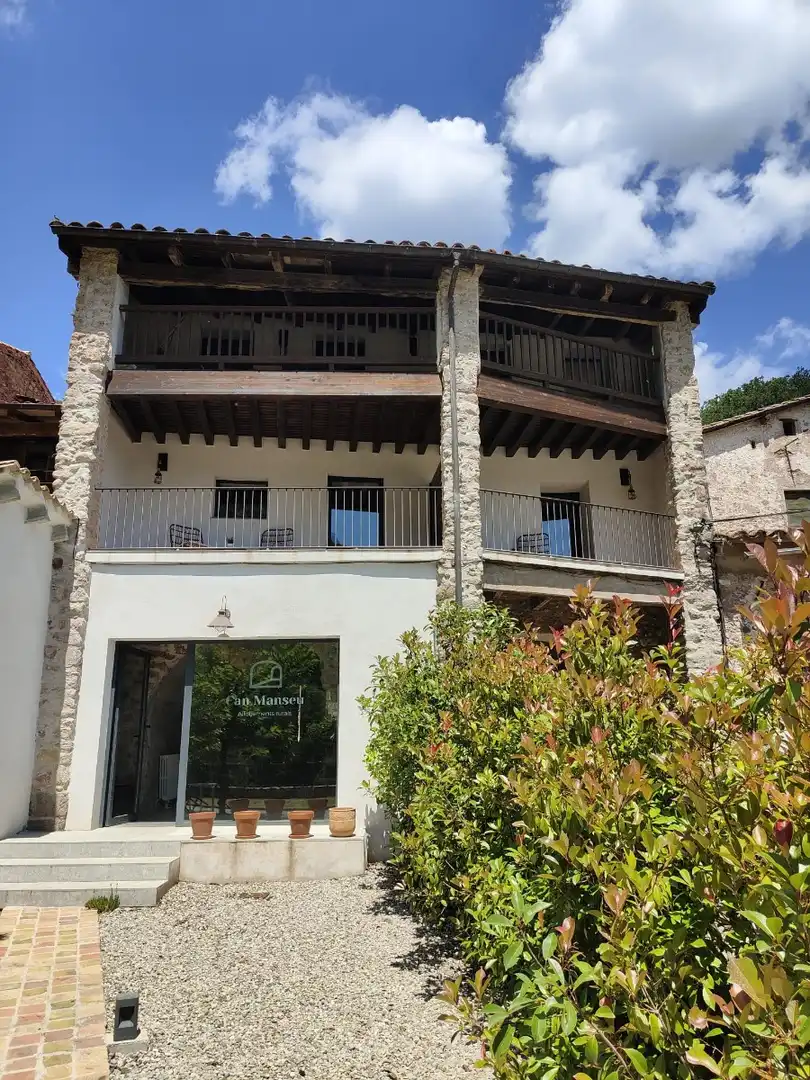 Vista exterior de Casa o chalet en venta en Olot con Aire acondicionado, Calefacción y Amueblado