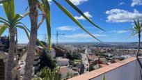 Vista exterior de Casa o xalet en venda en Esplugues de Llobregat amb Aire condicionat, Terrassa i Piscina