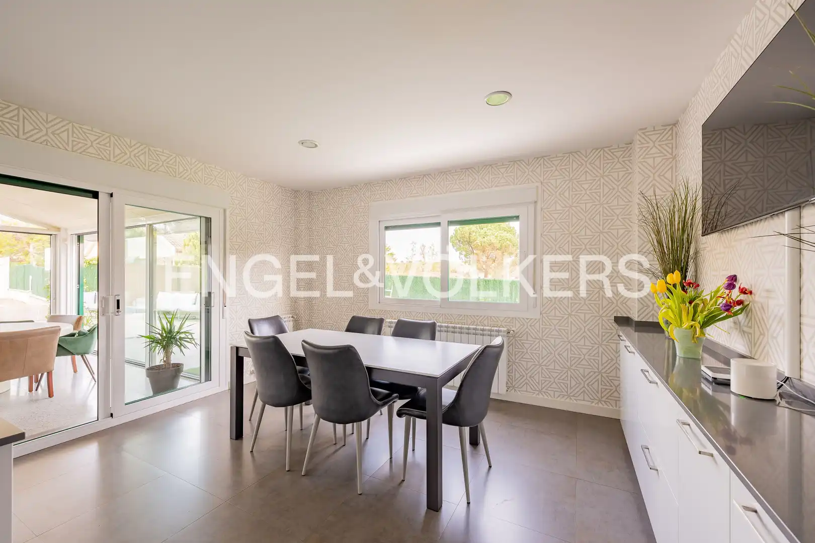 Comedor de Casa adosada de alquiler en Tres Cantos con Aire acondicionado, Calefacción y Jardín privado
