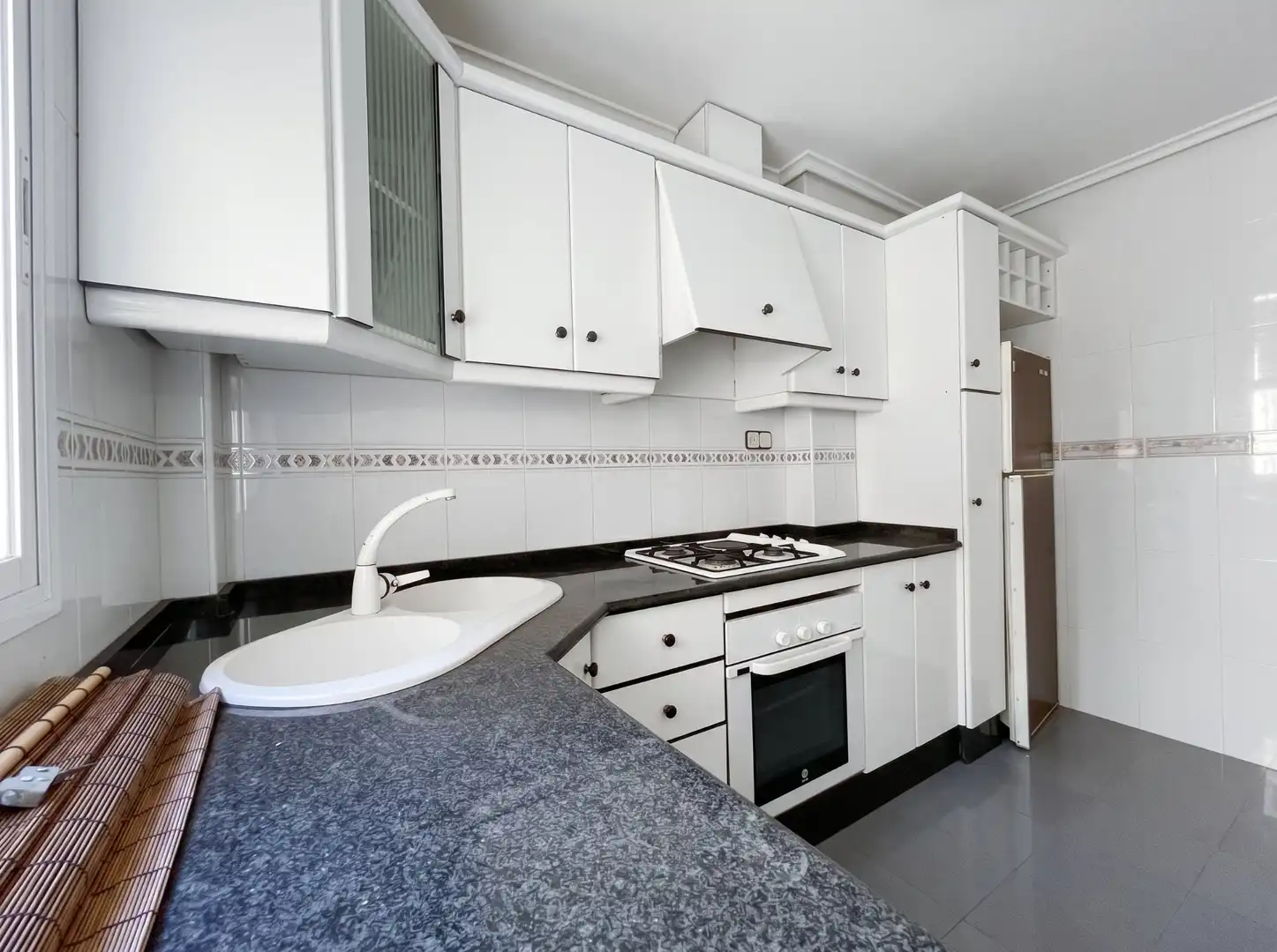 Küche von Wohnung zum Verkauf in Águilas mit Terrasse und Schwimmbad