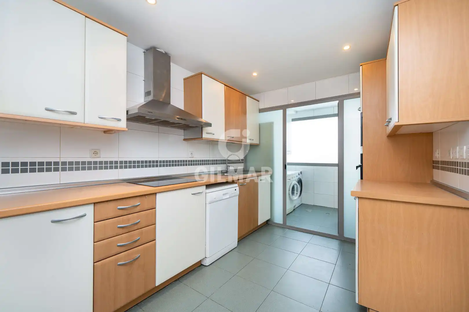 Kitchen of Flat for sale in Madrid  with Heating, Private garden and Storage room