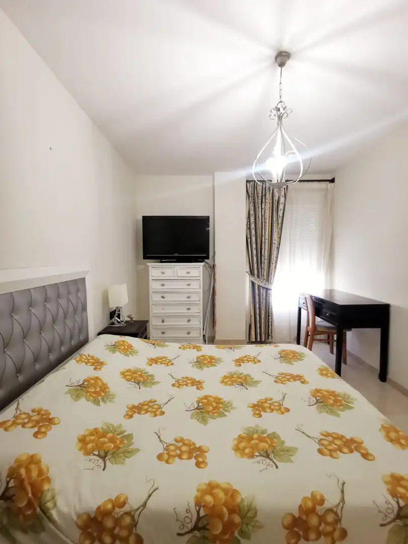 Habitación de Piso de alquiler en Marbella con Aire acondicionado, Terraza y Amueblado
