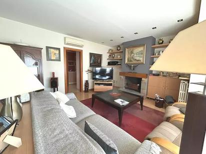 Living room of Flat to rent in Girona Capital  with Air Conditioner, Terrace and Balcony
