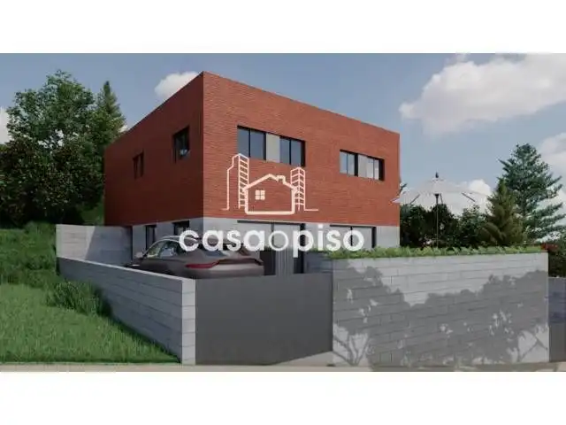 Einfamilien-Reihenhaus zum Verkauf in Terrassa mit Klimaanlage, Heizung und Privatgarten