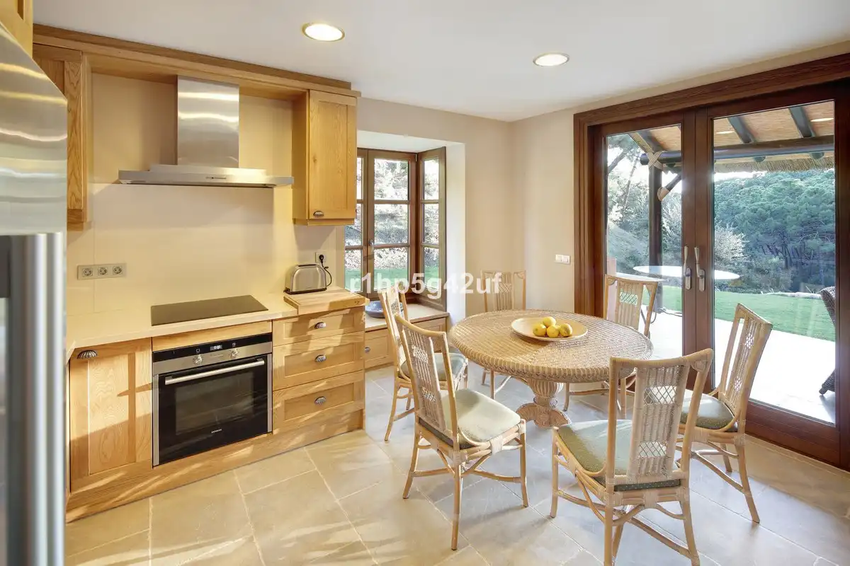 Chalet con piscina en venta en Benahavís pueblo, imagen 5