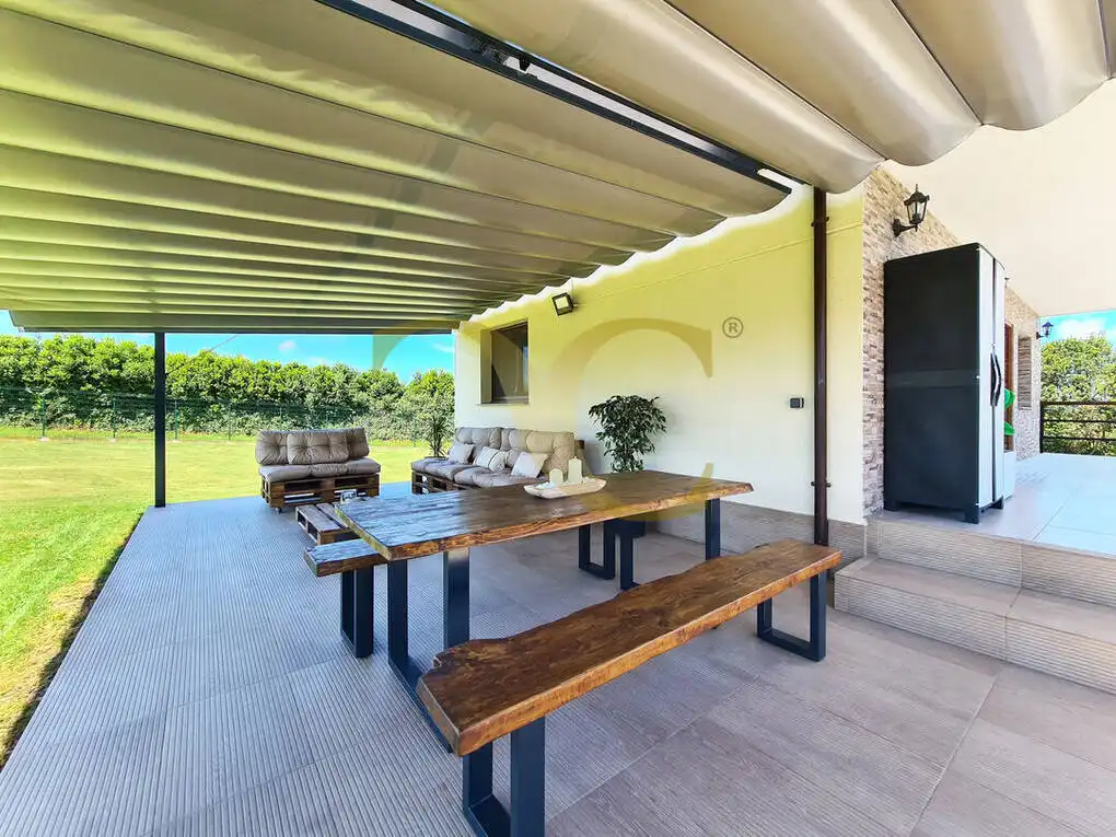Terrassa de Casa o xalet en venda en Gijón  amb Calefacció, Jardí privat i Terrassa
