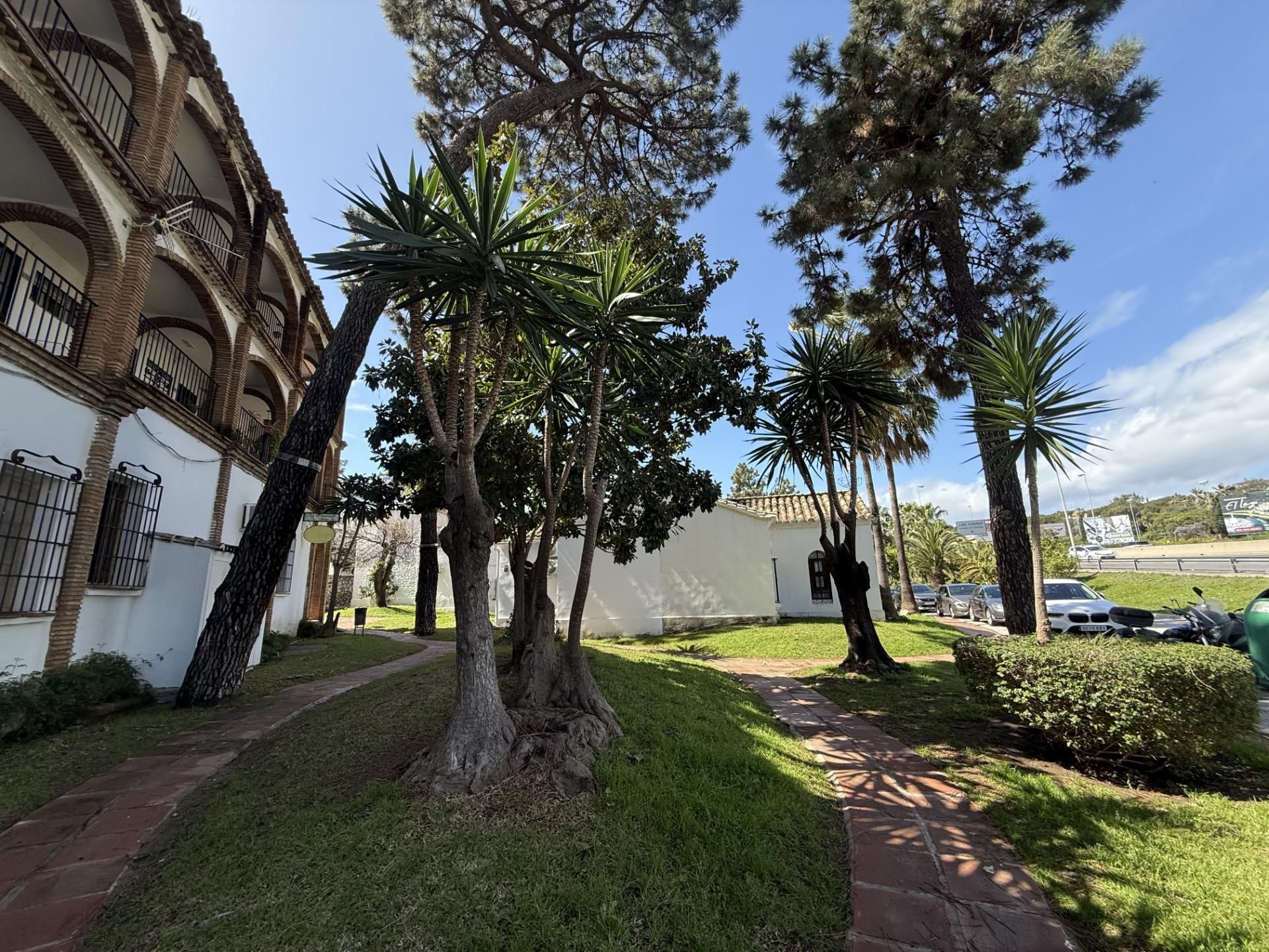 Exterior view of Single-family semi-detached for sale in Marbella  with Air Conditioner, Private garden and Terrace