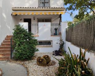 Vista exterior de Casa o xalet de lloguer en Rincón de la Victoria amb Aire condicionat i Terrassa