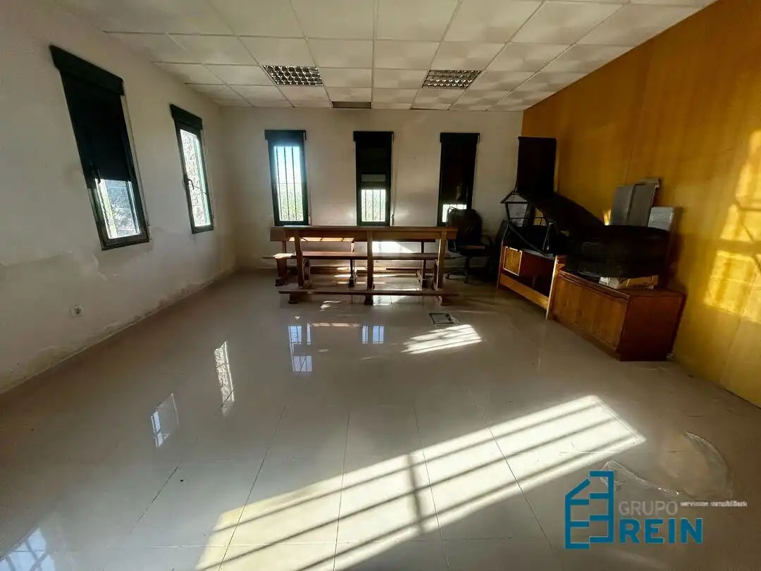 Commercial properties for rent in Recas