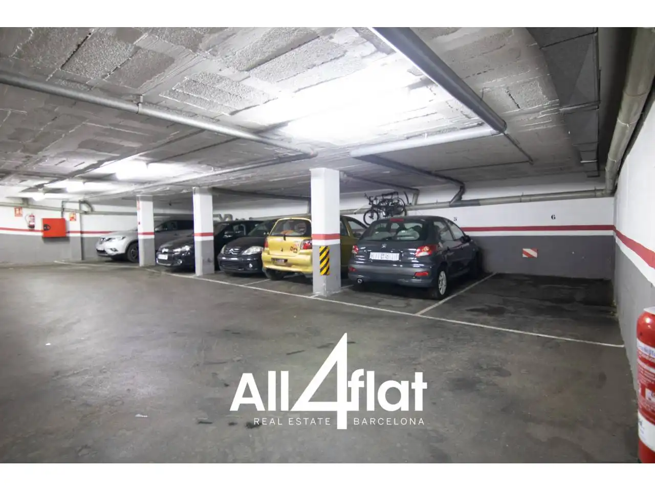 Parking of Duplexes for rent in Barcelona  with Air Conditioner, Heating and Terrace
