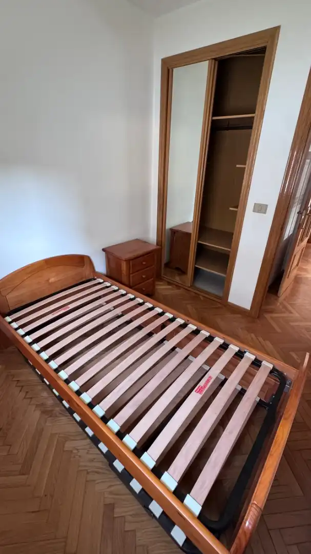 Schlafzimmer von Wohnungen zur Miete in Lugo mit Heizung, Terrasse und Abstellraum
