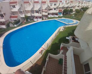 Piscina de Apartament de lloguer en  Almería Capital amb Terrassa, Rentadora i TV