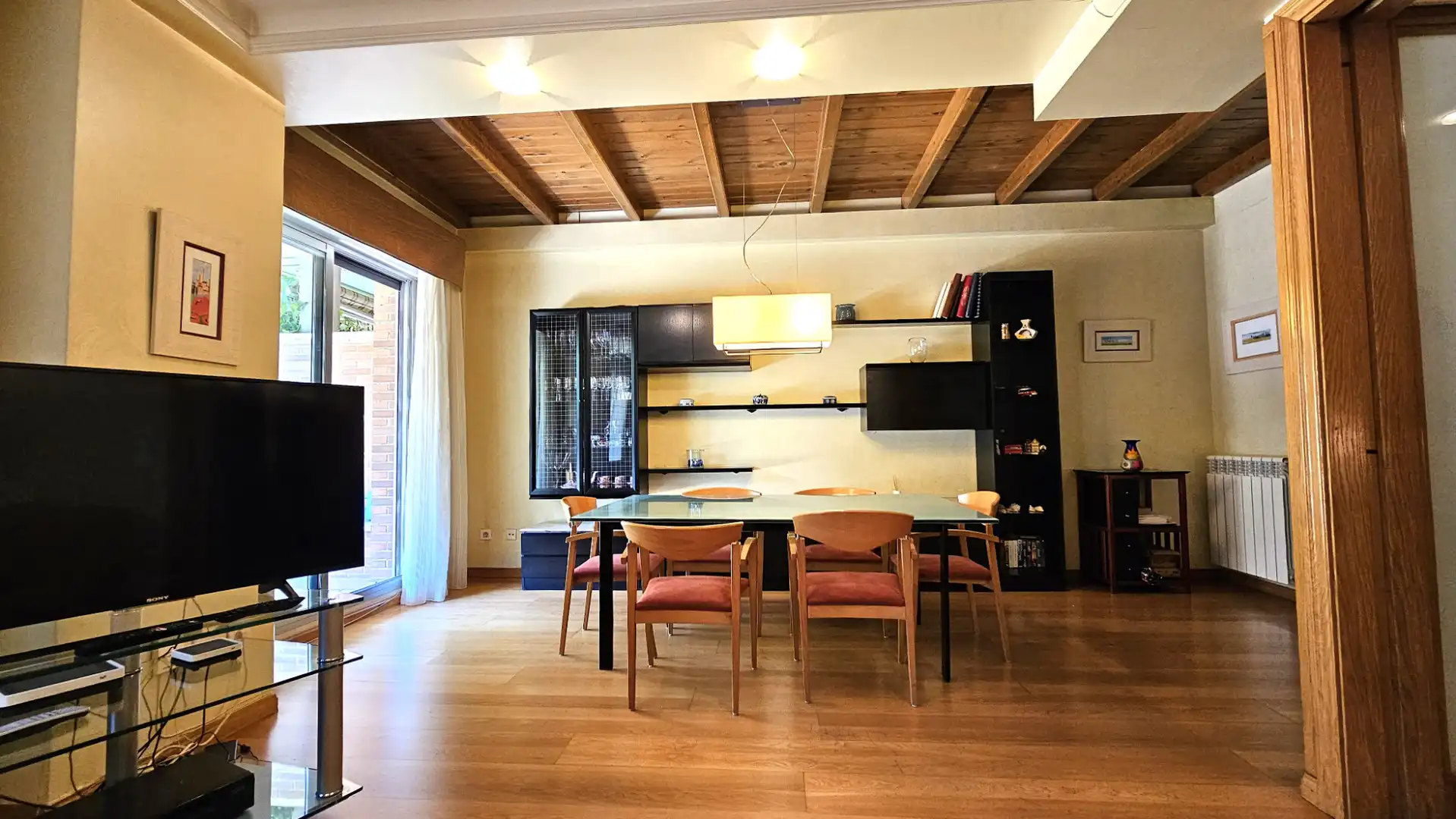 Sala de estar de Casa adosada en venta en Zaragoza con Aire acondicionado, Calefacción y Jardín privado
