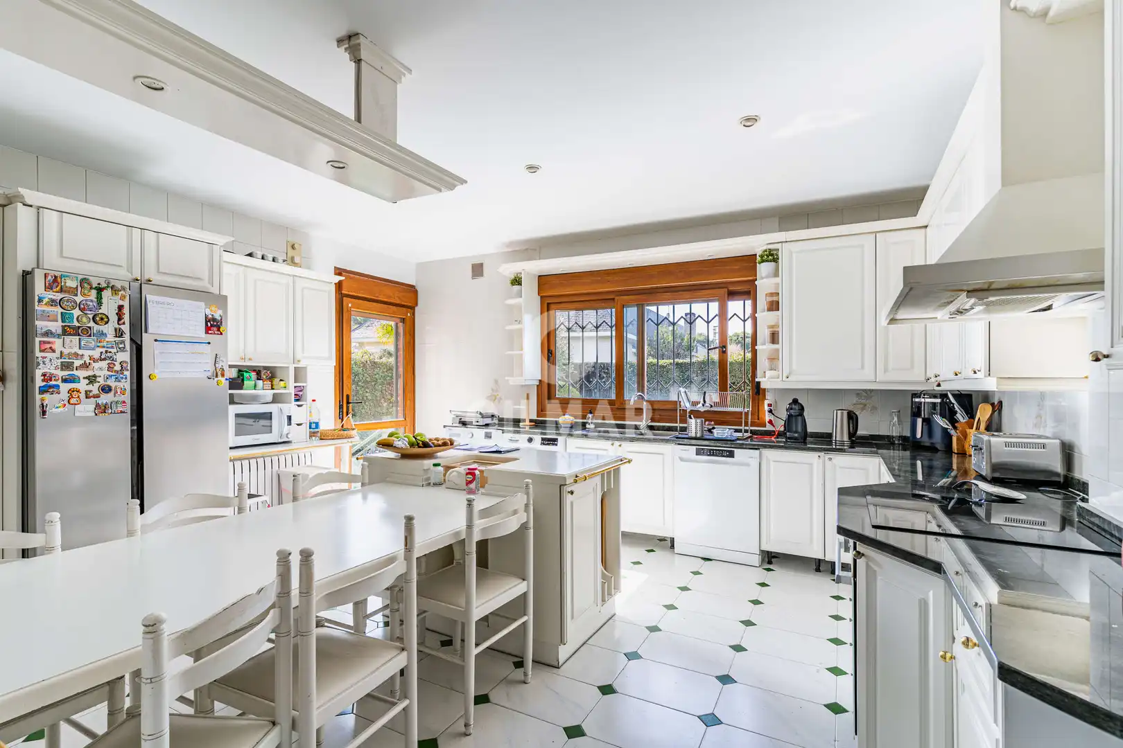 Cocina de Casa o chalet en venta en Pozuelo de Alarcón con Calefacción, Jardín privado y Piscina