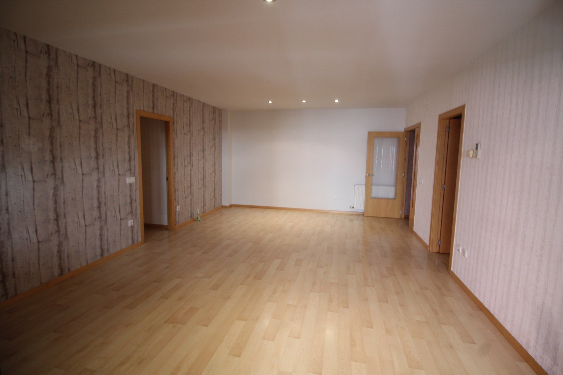 Living room of Flat for sale in Figueres  with Heating, Terrace and Storage room