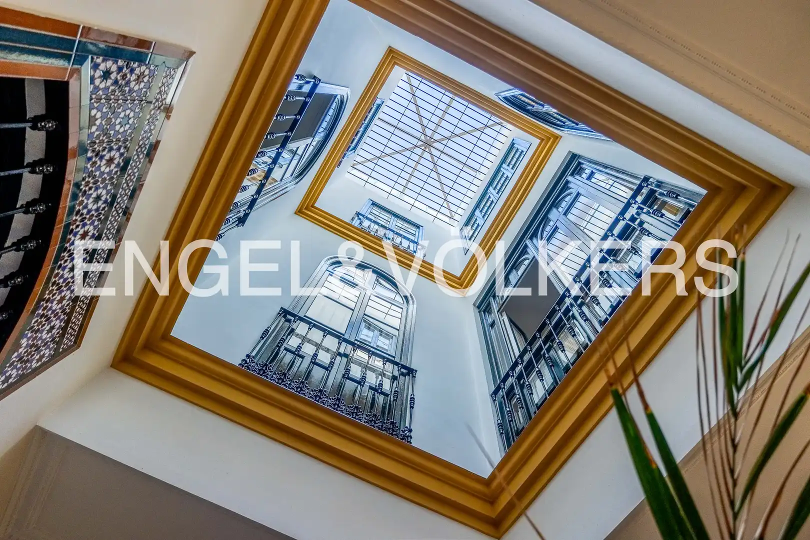 Haus oder Chalet zum Verkauf in Sevilla mit Klimaanlage, Heizung und Balkon