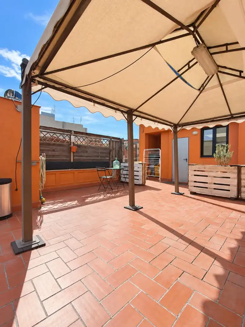 Appartamento con terrazza in vendita a Carrer de Pavia, imagen 4