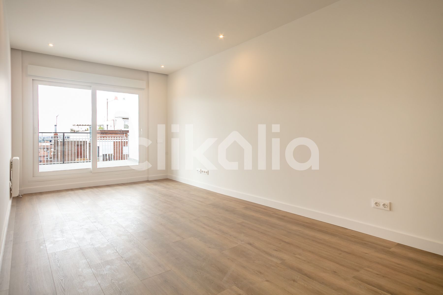 Bedroom of Attic for sale in  Madrid Capital  with Air Conditioner, Heating and Terrace