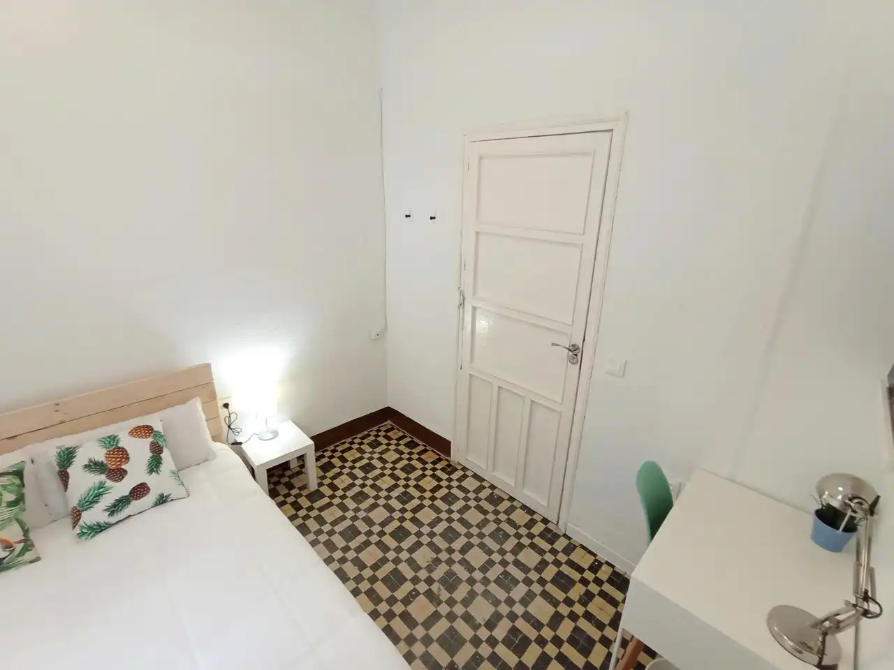 Ground floor for rent in Santa Teresa, Centro - Sagrario