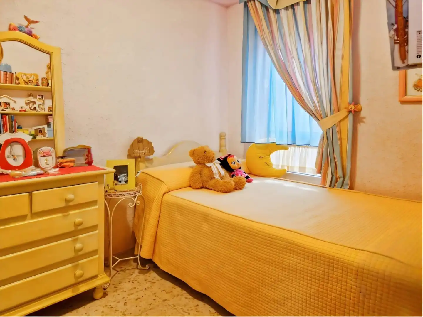 Bedroom of Flat for sale in Sevilla  with Air Conditioner and Storage room