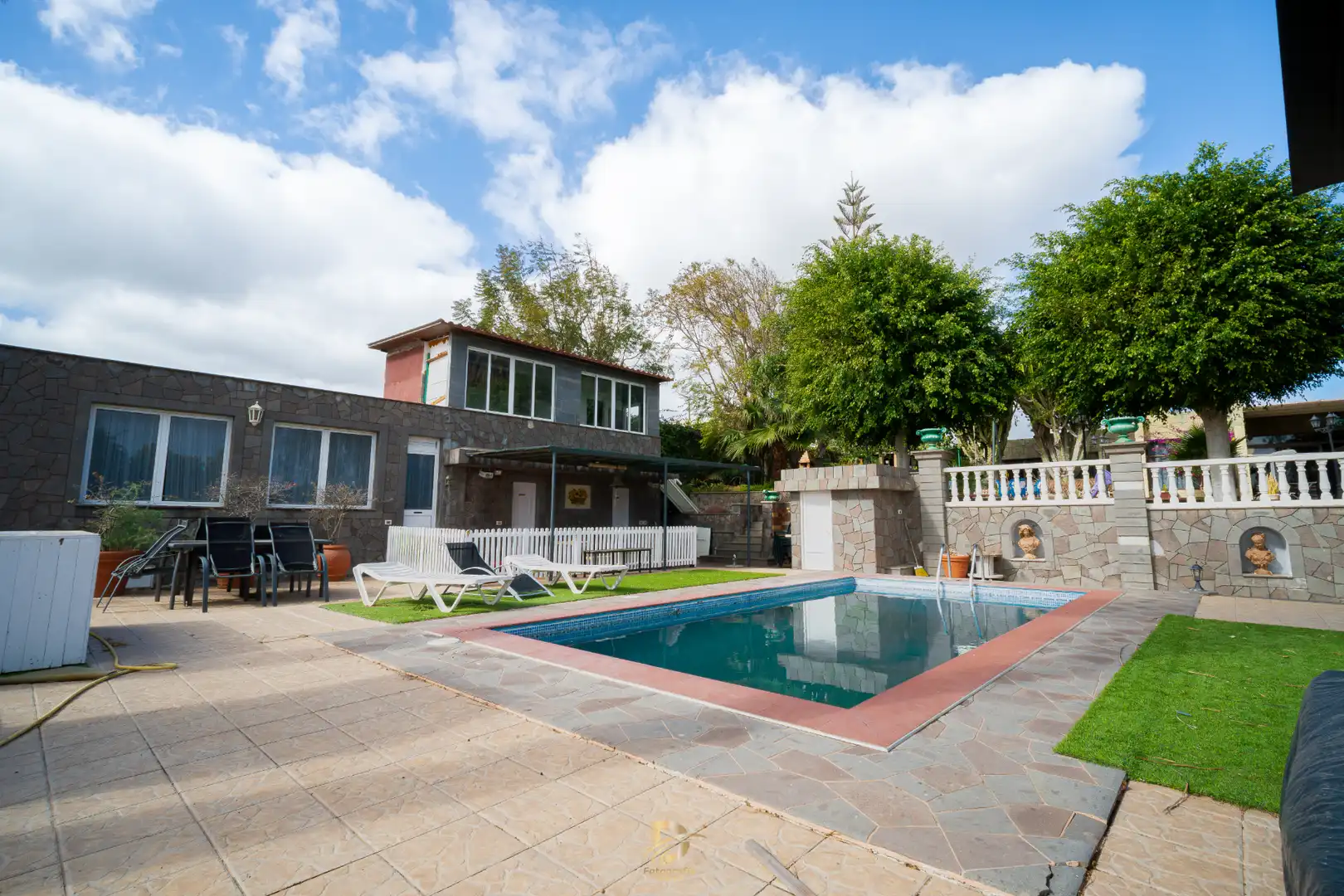 Piscina de Casa o xalet en venda en Las Palmas de Gran Canaria amb Aire condicionat, Jardí privat i Terrassa