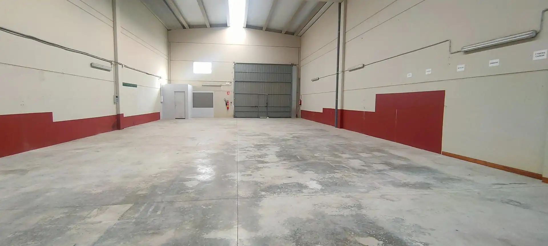 Nave industrial en venta en Huesca