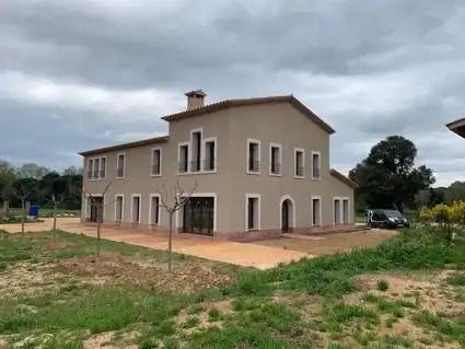 Vista exterior de Edificio en venta en Vidreres