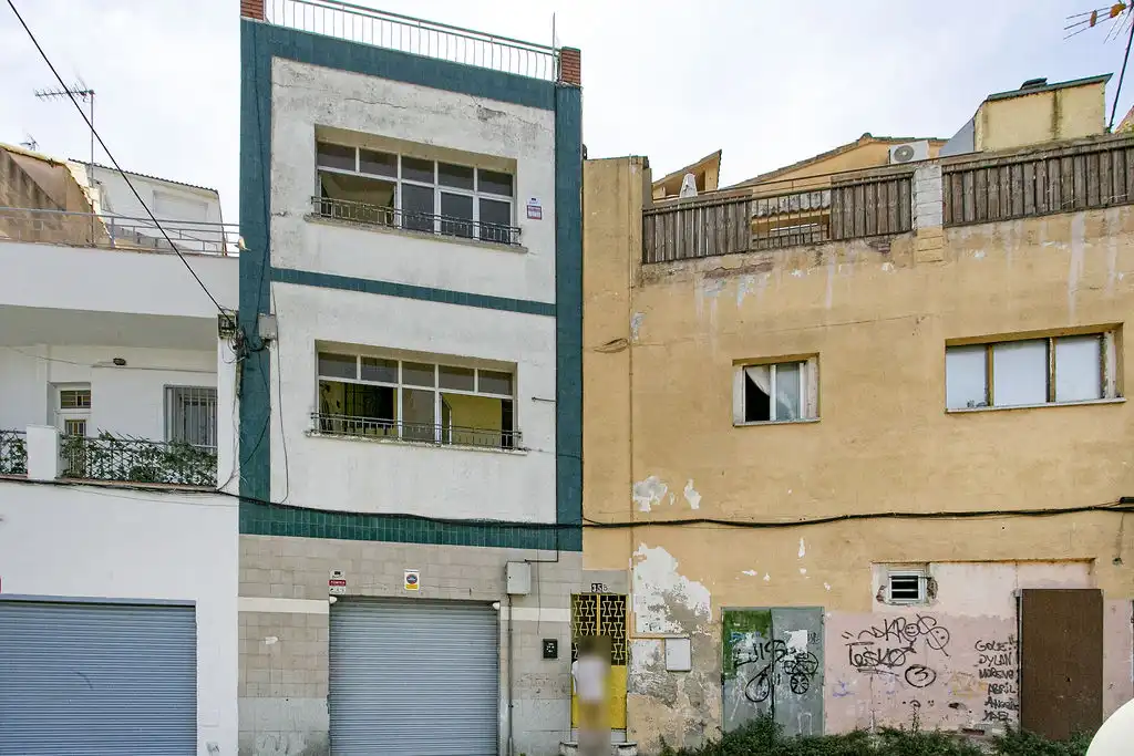 Vista exterior de Piso en venta en Montcada i Reixac