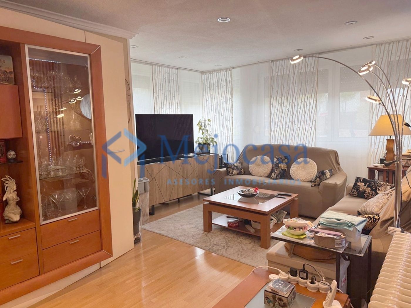 Living room of Flat for sale in  Madrid Capital  with Air Conditioner, Heating and Private garden