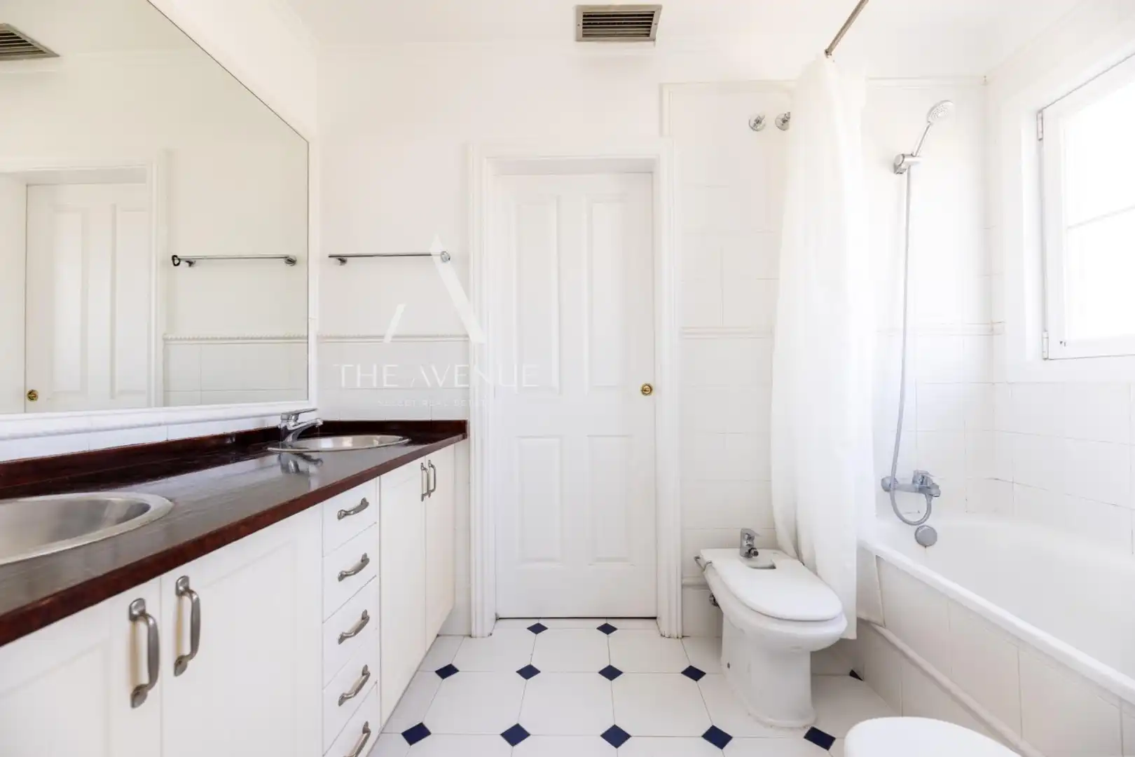 Baño de Casa o chalet en venta en Boadilla del Monte con Calefacción, Jardín privado y Terraza