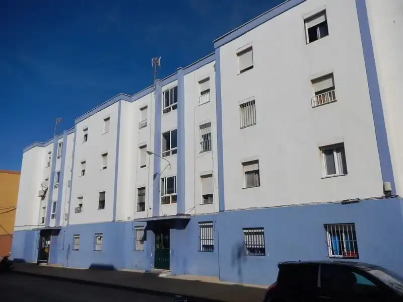 Vista exterior de Piso en venta en La Línea de la Concepción