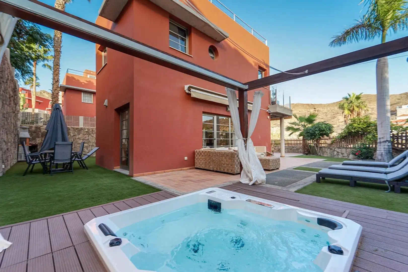 Terrassa de Casa o xalet en venda en Mogán amb Aire condicionat, Jardí privat i Terrassa