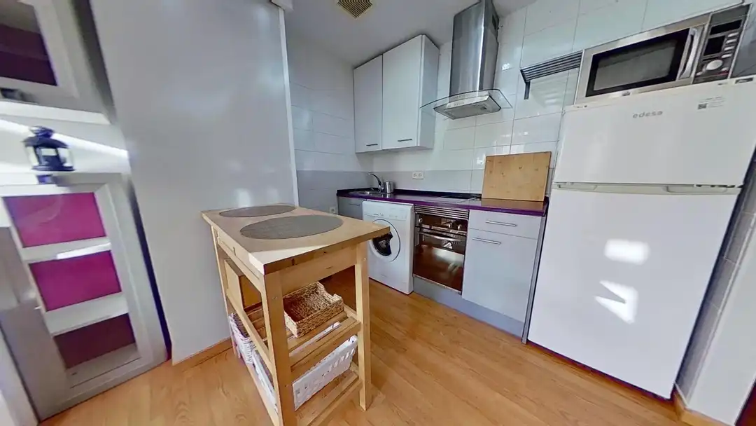 Flat for rent in Calle BAUSA, Costillares