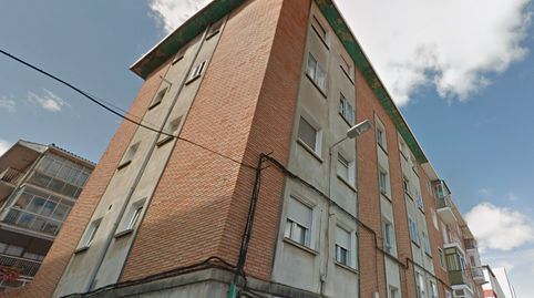 Foto 2 de Piso en venta en Calle Sagrada Familia 2, El Carmen - Casas del Hogar, Palencia Capital