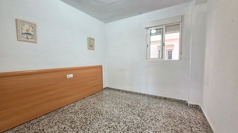 Image 2 of the listing