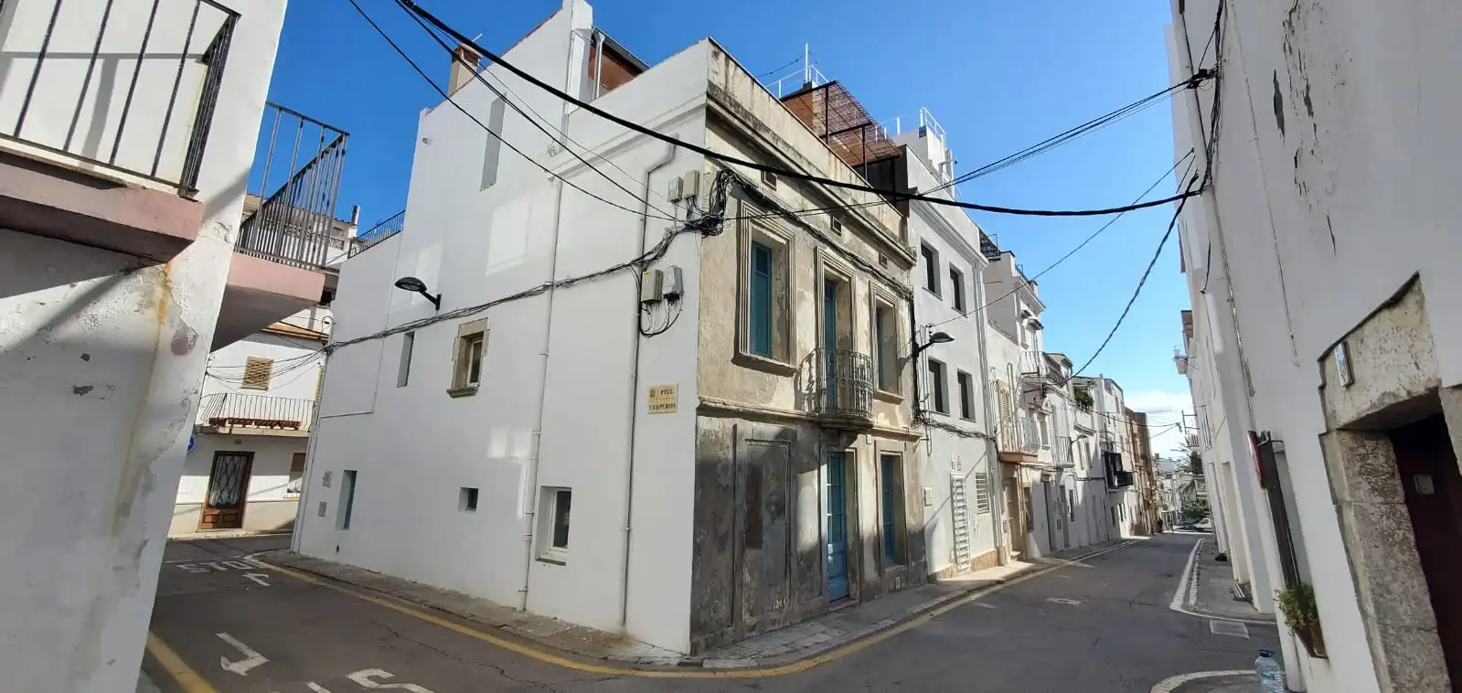 Außenansicht von Einfamilien-Reihenhaus zum Verkauf in L'Escala mit Heizung, Terrasse und Möbliert