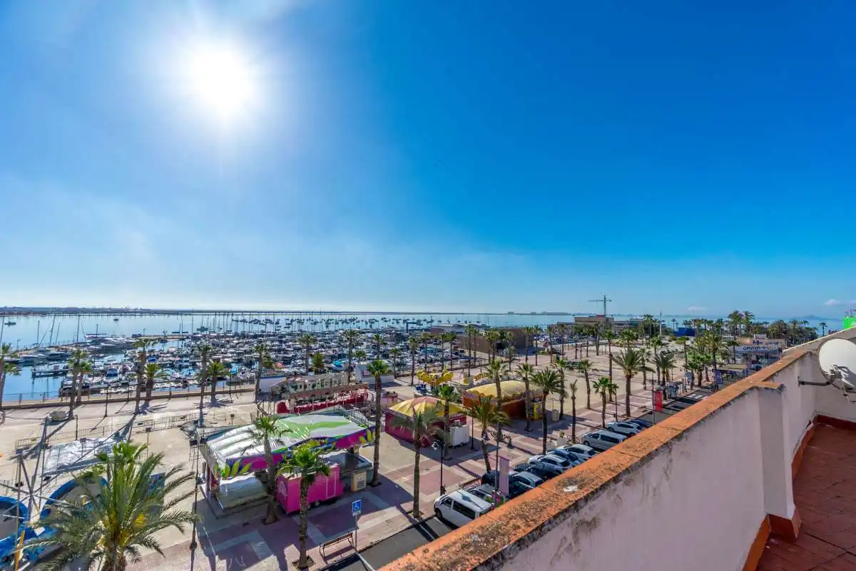 Vista exterior de Àtic de lloguer en San Pedro del Pinatar amb Traster i Moblat