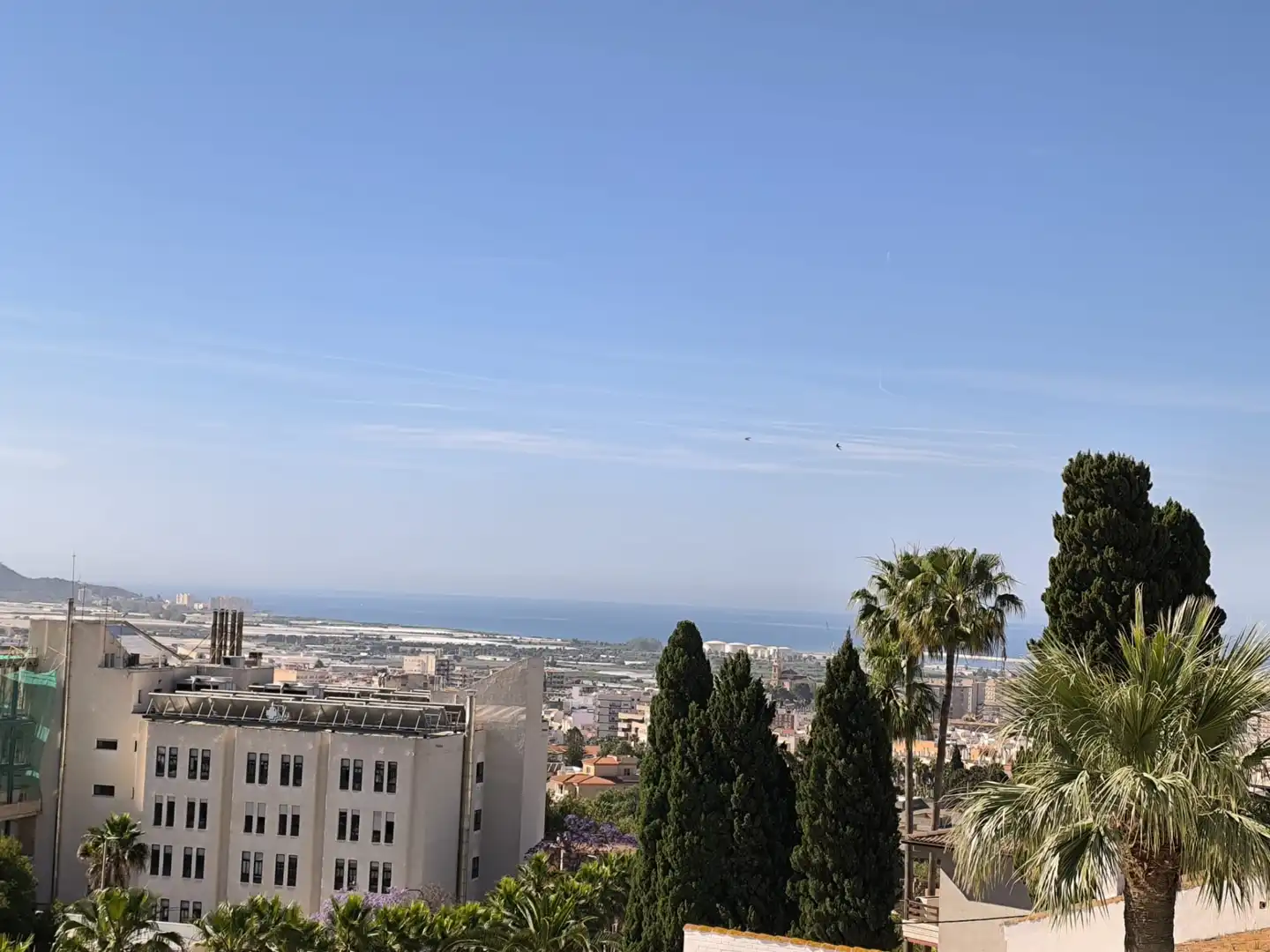 Vista exterior de Casa adosada en venda en Motril amb Terrassa, Piscina i Balcó