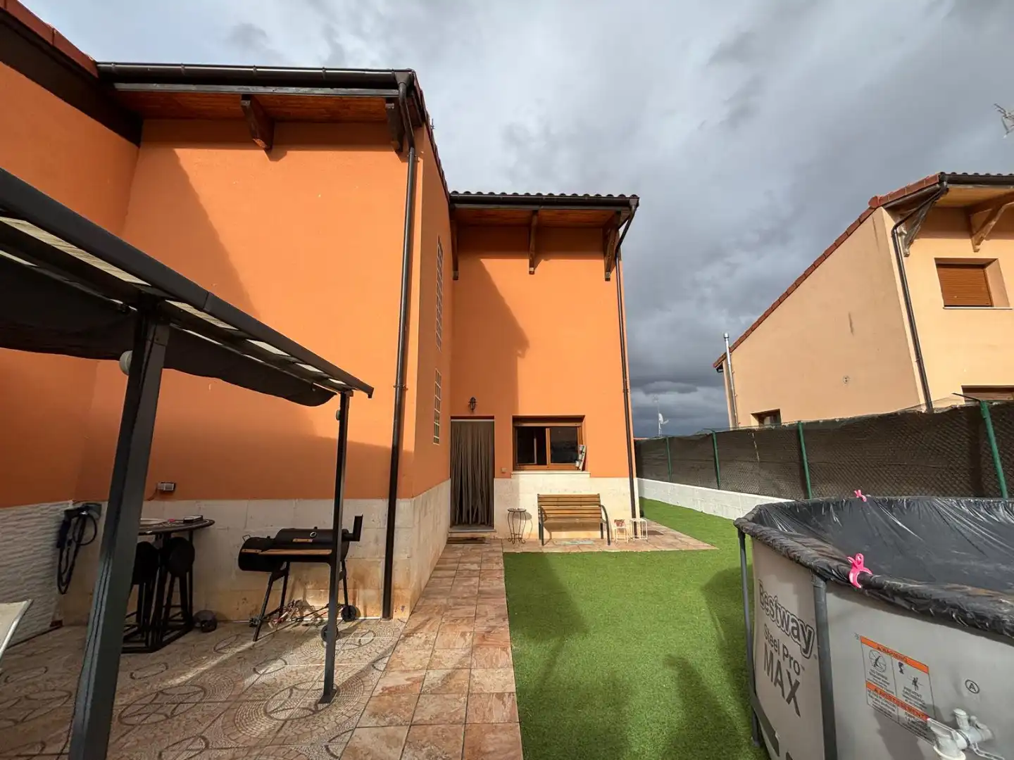 Terrassa de Casa o xalet en venda en Hontoria de la Cantera amb Calefacció, Jardí privat i Traster