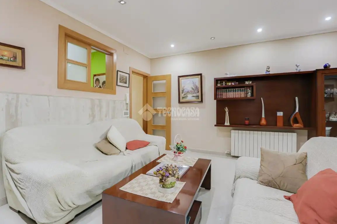 Living room of Flat for sale in Terrassa  with Air Conditioner, Heating and Terrace